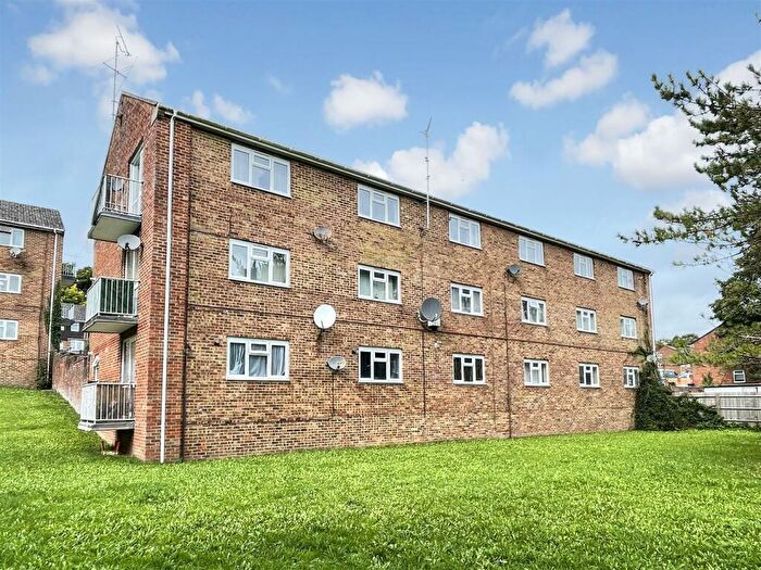 2 Bedroom Flat For Sale In Hazel Close, Salisbury, SP2
