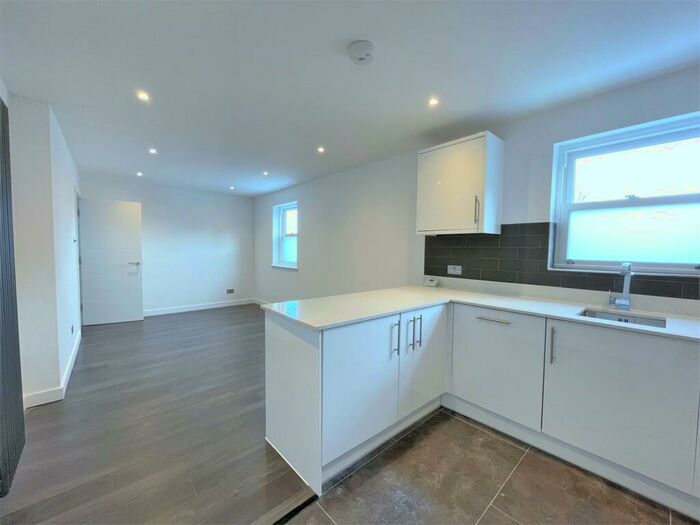 3 Bedroom Apartment To Rent In East Street, Bromley, BR1
