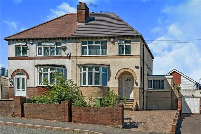 3 Bedroom Detached House To Rent In The Parade, Dudley, DY1