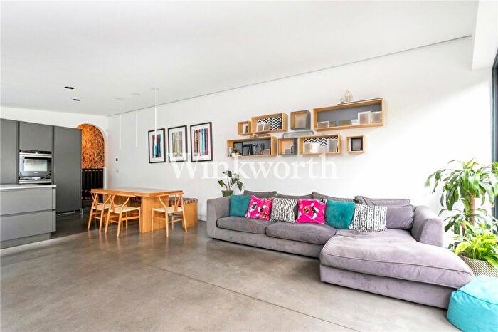 5 Bedroom Detached House To Rent In Old Park Road, London, N13