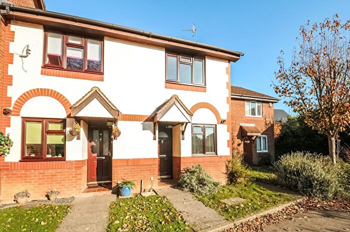 2 Bedroom Terraced House To Rent In Keats Avenue, Redhill, RH1