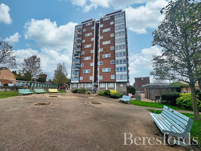 2 Bedroom Apartment For Sale In Victor Court, Hornchurch, RM12