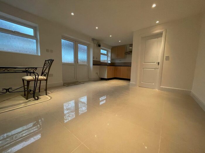 1 Bedroom Studio To Rent In Allenby Road, Southall, UB1