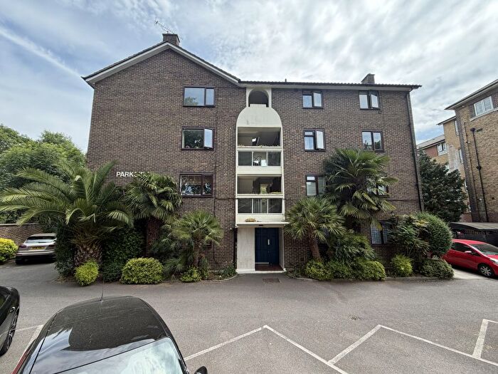 1 Bedroom Property For Sale In Parkside, East Acton Lane, Acton, London, W3