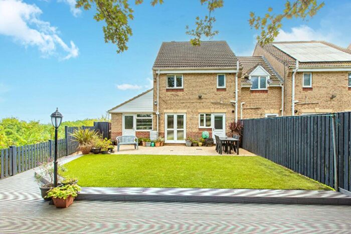 4 Bedroom Link Detached House For Sale In Buttercup Way, Drighlington, BD11