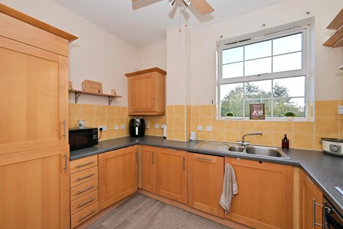 2 Bedroom Flat For Sale In Greenwich Way, Waltham Abbey, EN9