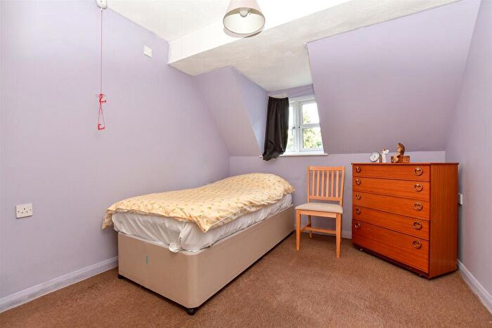 1 Bedroom Flat For Sale In Pond Cottage Lane, West Wickham, Kent, BR4