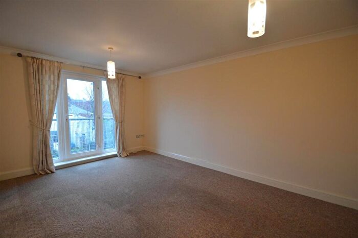 2 Bedroom Apartment To Rent In Waterside, Sale, M33