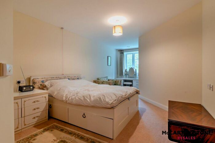 1 Bedroom Apartment For Sale In Lambrook Court, Gloucester Road, Larkhall, Bath, BA1