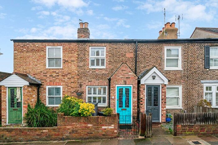 2 Bedroom Cottage For Sale In Stanley Road, East Sheen, SW14