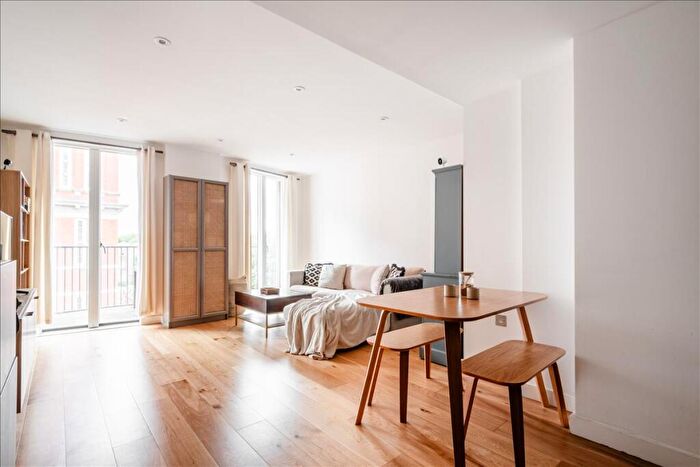 1 Bedroom Apartment For Sale In Islington Square, Angel, N1