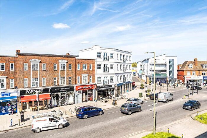 2 Bedroom Flat To Rent In Walton On Thames, Surrey, KT12