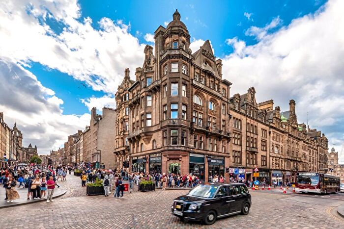 2 Bedroom Apartment For Sale In North Bridge, Edinburgh, Midlothian, EH1