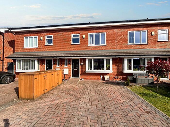 4 Bedroom Terraced House For Sale In Mode Hill Lane, Whitefield, M45