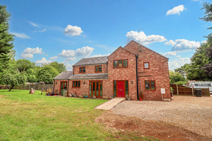 3 Bedroom Semi-Detached House For Sale In Wildfields Road, Clenchwarton, King's Lynn, Norfolk, PE34