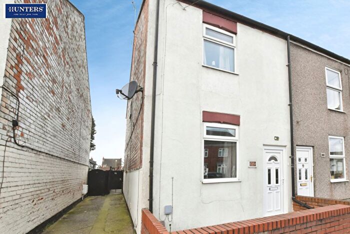 3 Bedroom Semi Detached House For Sale In North Parade, Scunthorpe, DN16