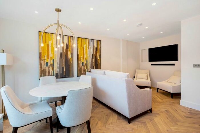 1 Bedroom Flat To Rent In Park Crescent, London, W1B