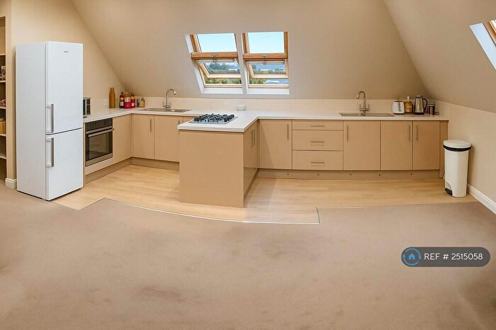 2 Bedroom Flat To Rent In Alba Court, London, NW11