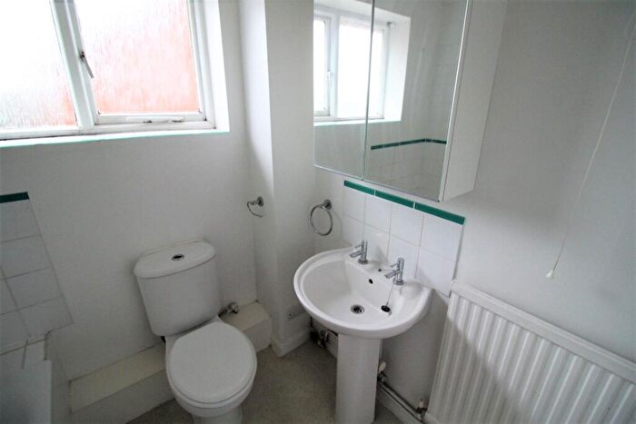 1 Bedroom Flat To Rent In Southwood Road, Hayling Island, PO11