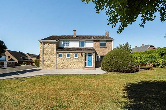 4 Bedroom Detached House For Sale In Kennington, Oxford, OX1