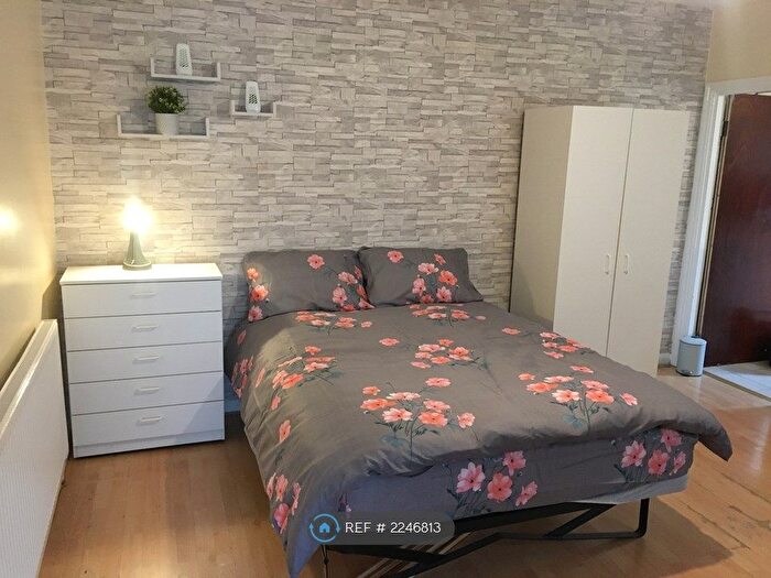 Studio To Rent In Philip Lane, London, N15