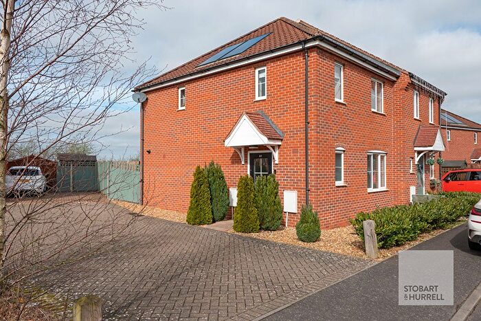 3 Bedroom Semi-Detached House For Sale In Burnt Fen Way, Hoveton, Norfolk, NR12