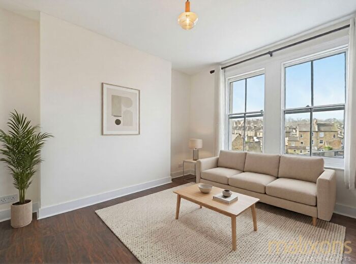 2 Bedroom Flat To Rent In Hamilton Road, London, SE27