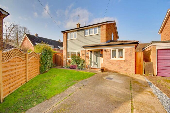 4 Bedroom Detached House For Sale In Leslie Green Road, Houghton, PE28