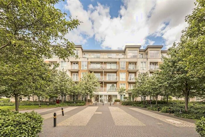 2 Bedroom Flat To Rent In Melliss Avenue, Kew, Richmond, TW9
