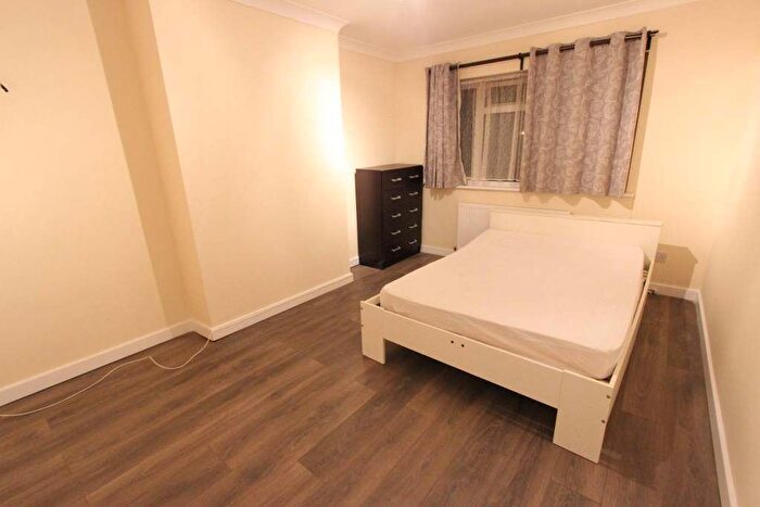 2 Bedroom Flat To Rent In Riverside Gardens, Wembley, HA0