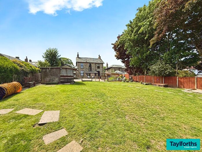 5 Bedroom Property For Sale In Mercer House, Gisburn Road, Barnoldswick, BB18