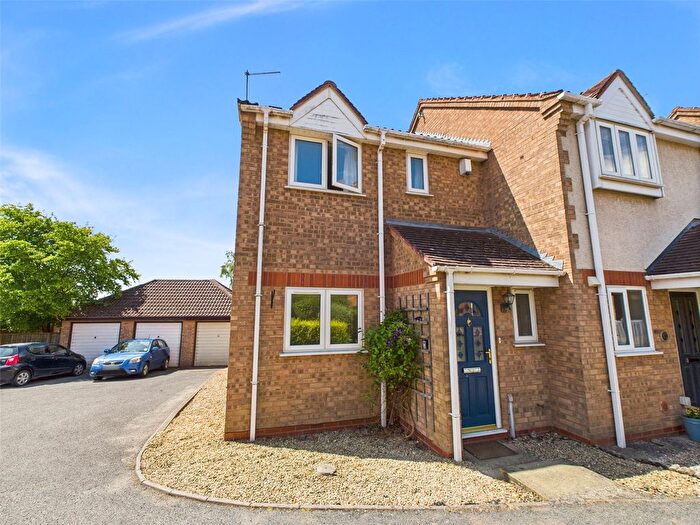 3 Bedroom End Of Terrace House For Sale In Blossom Close, Worcester, Worcestershire, WR5