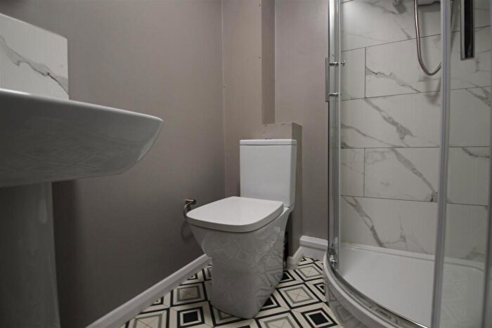 4 Bedroom Apartment To Rent In Westfield Court, Hyde Park, Leeds, LS3