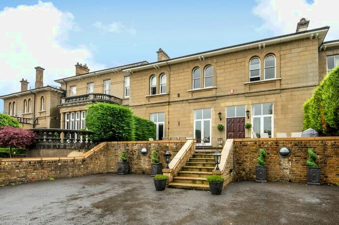 4 Bedroom Town House To Rent In Longcross Road, Longcross, Chertsey, KT16