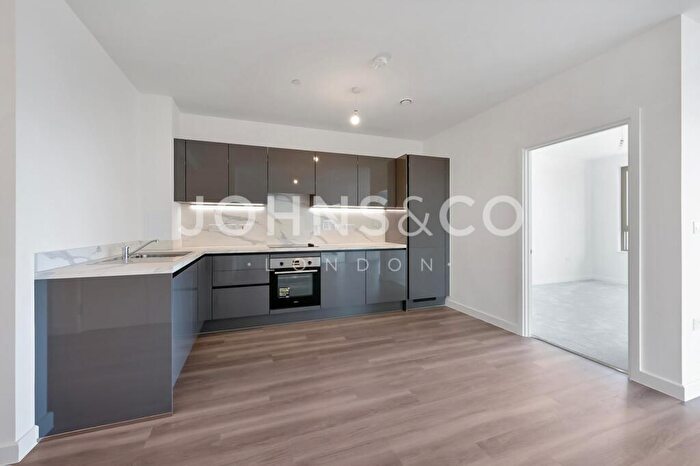 2 Bedroom Apartment To Rent In Vista Heights, Bermondsey Heights, Bermondsey, SE15