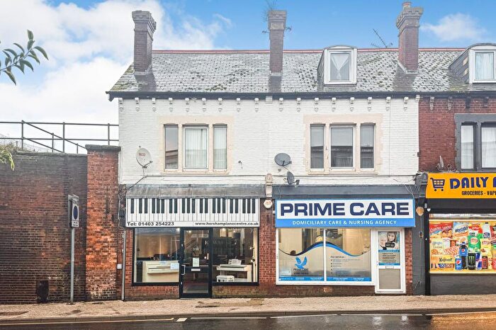 3 Bedroom Flat For Sale In A Park Terrace Courtyard, Park Terrace East, Horsham, RH13