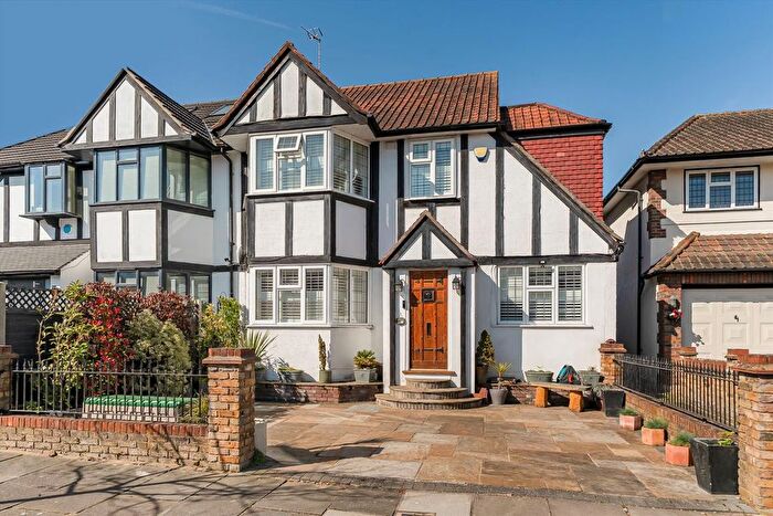 4 Bedroom Property For Sale In Redway Drive, Twickenham, TW2