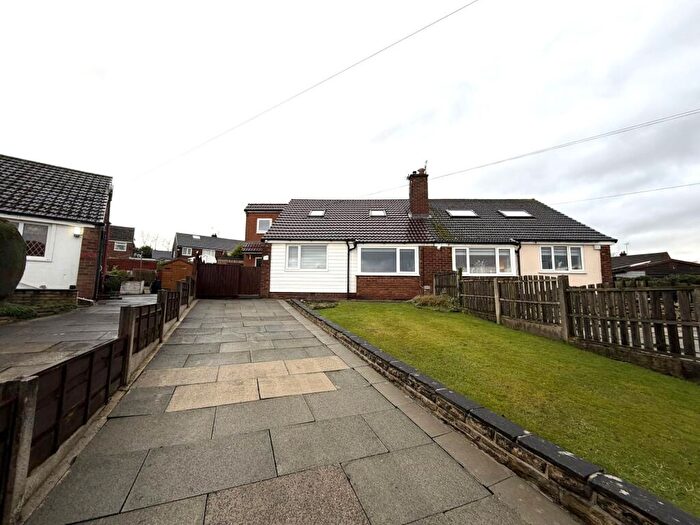 4 Bedroom Semi Detached House For Sale In Westbury Close, Bury, BL8