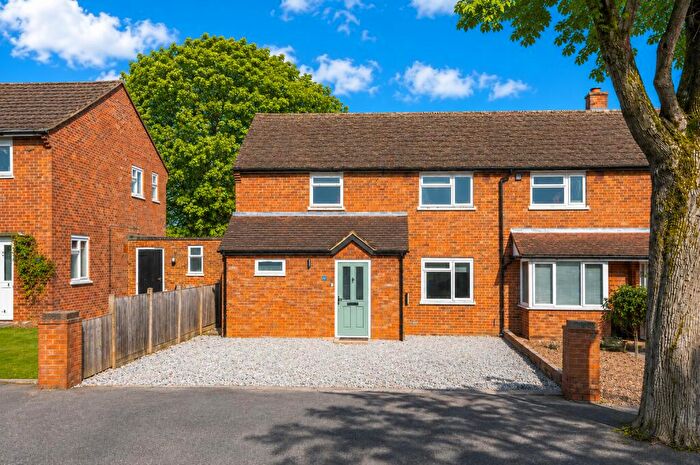 3 Bedroom Semi-Detached House For Sale In Cavan Drive, St. Albans, Hertfordshire, AL3