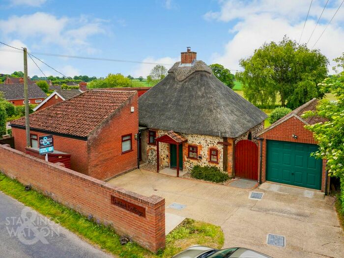 3 Bedroom Detached Bungalow For Sale In Middle Road, Great Plumstead, Norwich, NR13