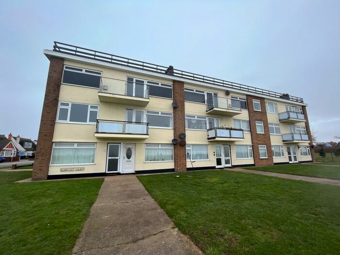 2 Bedroom Flat To Rent In Gunfleet Court, Marine Parade East, CO15