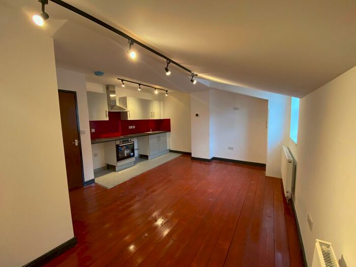 1 Bedroom Flat To Rent In Railway Street, Gillingham, ME7