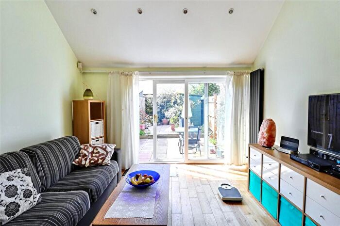 2 Bedroom Terraced House For Sale In Lough Road, Islington, London, N7