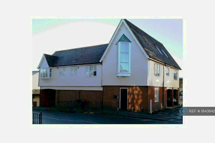 3 Bedroom Flat To Rent In Watton Road, Ware, SG12