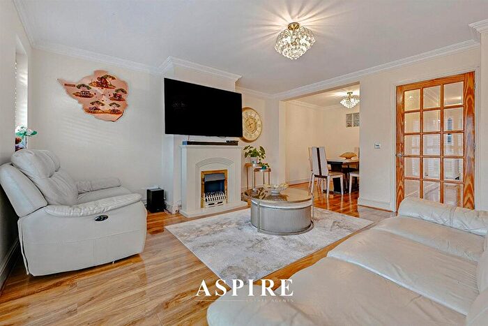 3 Bedroom Semi-Detached House For Sale In Chase Gardens, Westcliff-On-Sea, SS0