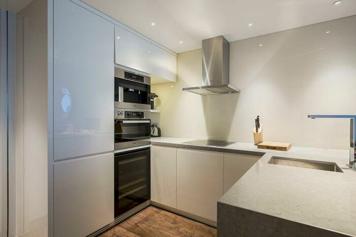 1 Bedroom Apartment To Rent In The Heron, Moor Lane, EC2Y