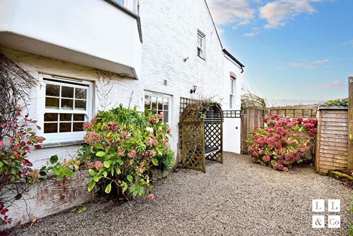 1 Bedroom Flat To Rent In Lower Treluswell, Penryn, TR10