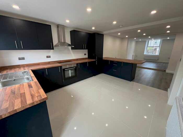 4 Bedroom Terraced House To Rent In Amos Hill Penygraig -, Tonypandy, CF40