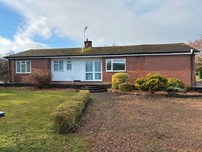 4 Bedroom Bungalow To Rent In Cannon Way, Fetcham, KT22