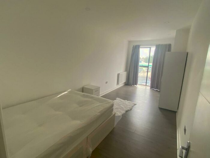 1 Bedroom Apartment To Rent In Butchers Road, Newham, E16